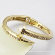 Metall 18k Gold überzogene modische Luxuxfrauen-Mädchen-Perlen-Diamant-Armband mit Frühling